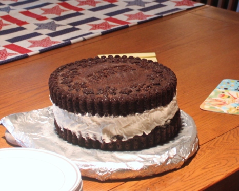 Oreo cookie cake. The center is softened vanilla ice cream